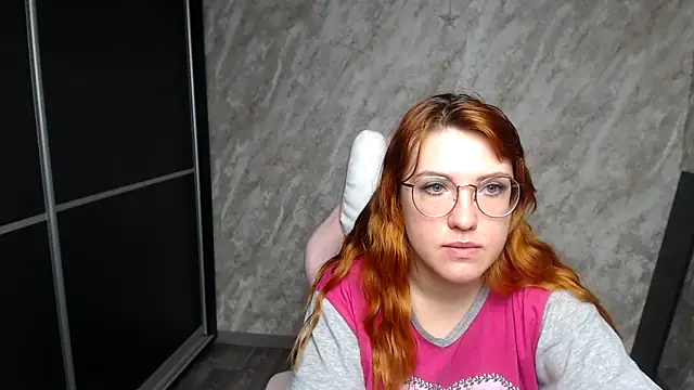 Reginasmilee online show from March 5, 2026, 3:35 am