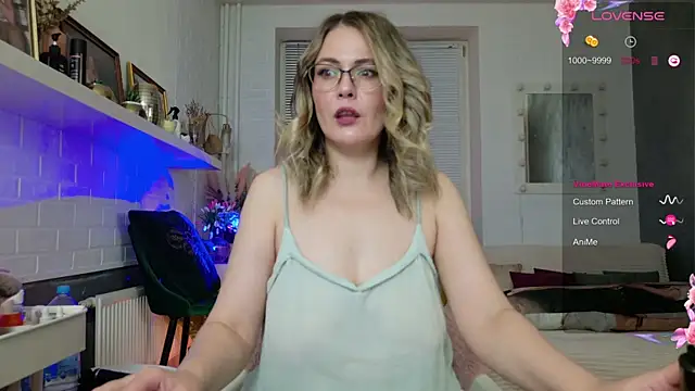 BeautyeyesLovely online show from December 1, 2025, 11:21 pm