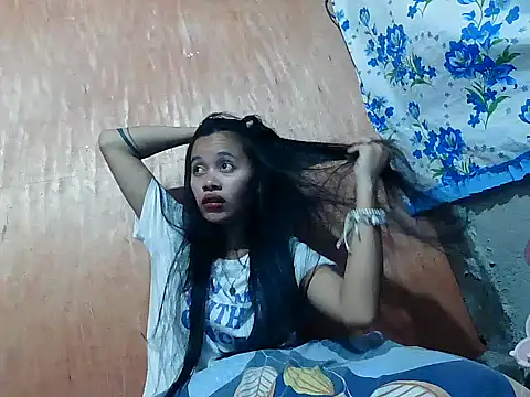 SkinnyGirl PinayBaby online show from June 27, 2026, 12:22 pm