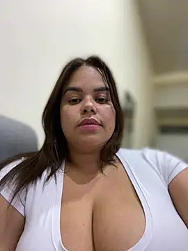 AliceStarshine online show from March 6, 2025, 4:08 am