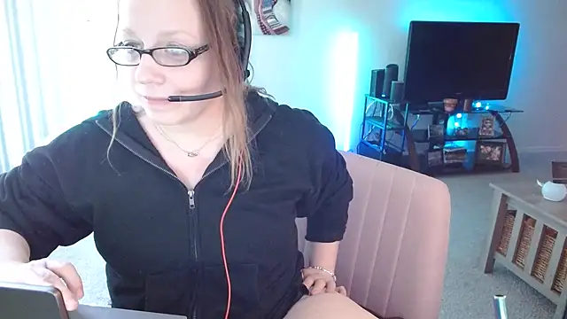 Snapshot of XxMs_StarzxX chatting on February 9, 2026, 4:55 pm XxMs StarzxX online show from February 9, 2026, 4:55 pm