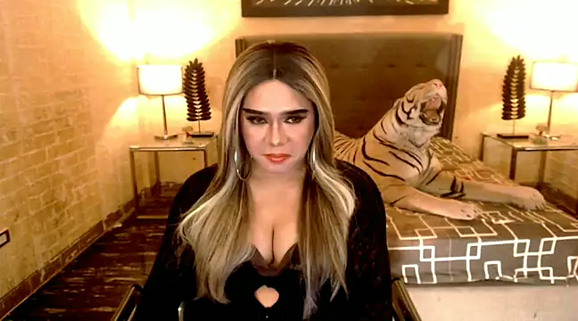 Snapshot of BigCumHuntersxx chatting on January 22, 2025, 8:28 pm BigCumHuntersxx online show from January 22, 2025, 8:28 pm