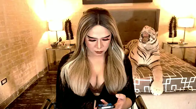 Snapshot of BigCumHuntersxx chatting on February 1, 2025, 6:08 pm BigCumHuntersxx online show from February 1, 2025, 6:08 pm