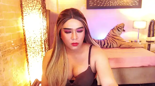 Snapshot of BigCumHuntersxx chatting on March 8, 2025, 12:09 pm BigCumHuntersxx online show from March 8, 2025, 12:09 pm