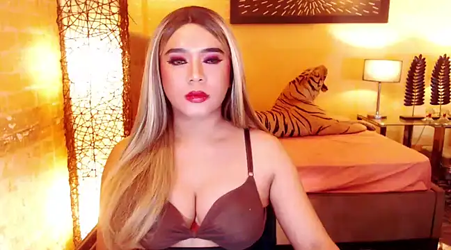 Snapshot of BigCumHuntersxx chatting on March 14, 2025, 4:51 pm BigCumHuntersxx online show from March 14, 2025, 4:51 pm