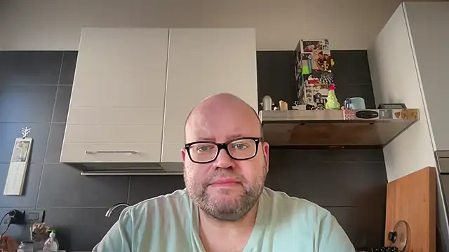 Snapshot of theitalianbear chatting on December 2, 2024, 12:29 pm theitalianbear online show from December 2, 2024, 12:29 pm