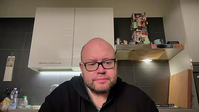 Snapshot of theitalianbear chatting on December 6, 2024, 11:57 pm theitalianbear online show from December 6, 2024, 11:57 pm