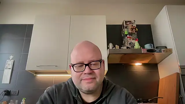 Snapshot of theitalianbear chatting on January 14, 2025, 12:56 pm theitalianbear online show from January 14, 2025, 12:56 pm