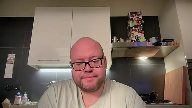 Snapshot of theitalianbear chatting on February 12, 2025, 10:59 pm theitalianbear online show from February 12, 2025, 10:59 pm