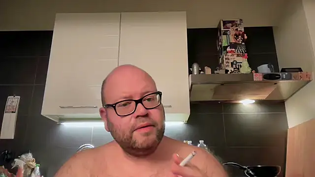 Snapshot of theitalianbear chatting on February 18, 2025, 6:15 pm theitalianbear online show from February 18, 2025, 6:15 pm