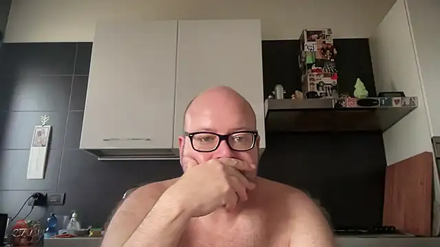Snapshot of theitalianbear chatting on September 10, 2025, 9:42 am theitalianbear online show from September 10, 2025, 9:42 am