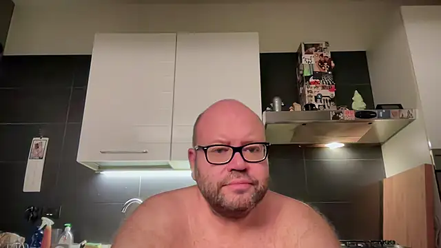 Snapshot of theitalianbear chatting on September 16, 2025, 2:12 am theitalianbear online show from September 16, 2025, 2:12 am