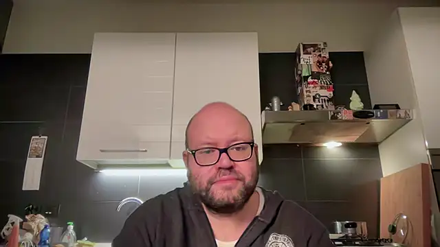 Snapshot of theitalianbear chatting on October 18, 2025, 4:15 am theitalianbear online show from October 18, 2025, 4:15 am