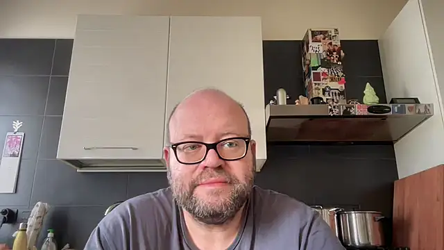 theitalianbear online show from April 13, 2026, 7:58 am