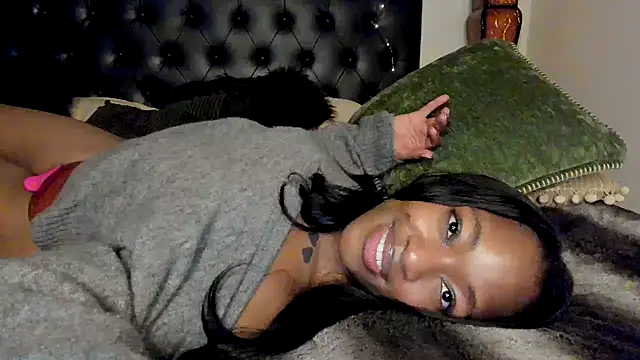 nicolesolace online show from December 30, 2024, 12:31 pm