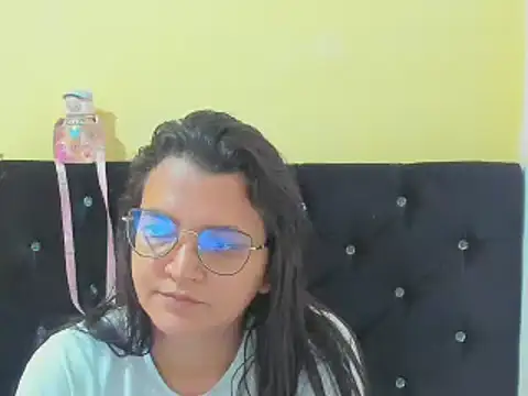 MARILYN GARCIA online show from December 20, 2024, 5:29 pm