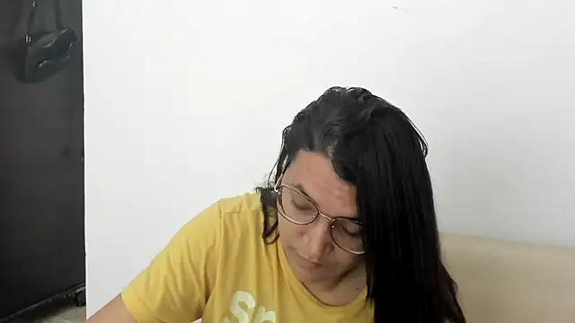 MARILYN GARCIA online show from February 27, 2025, 7:04 pm