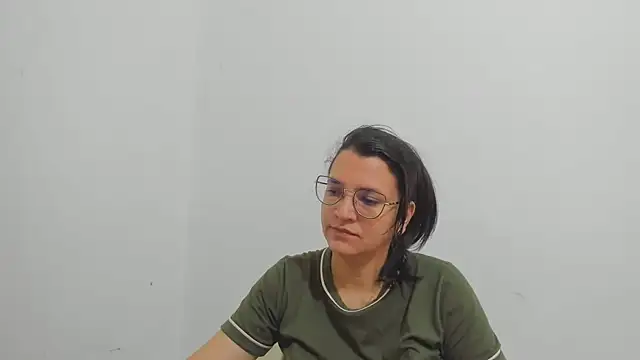 MARILYN GARCIA online show from October 4, 2025, 1:42 pm