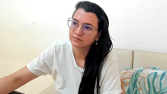 MARILYN GARCIA online show from March 10, 2026, 4:01 pm