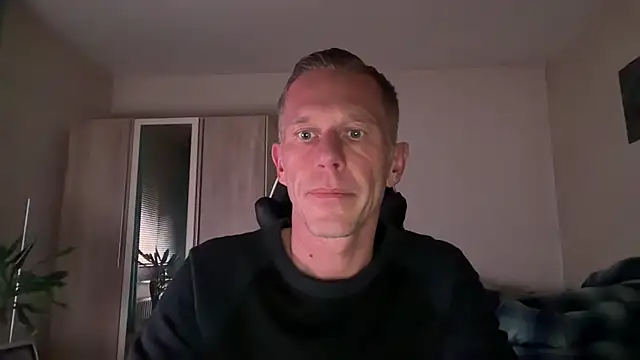 Snapshot of slaveboy2016@xh chatting on December 2, 2024, 9:17 pm slaveboy2016xh online show from December 2, 2024, 9:17 pm