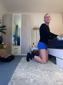 Snapshot of slaveboy2016@xh chatting on January 17, 2025, 3:53 pm slaveboy2016xh online show from January 17, 2025, 3:53 pm