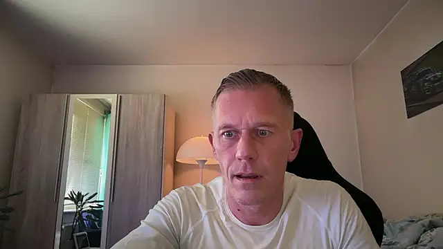 Snapshot of slaveboy2016@xh chatting on October 24, 2025, 3:08 pm slaveboy2016xh online show from October 24, 2025, 3:08 pm