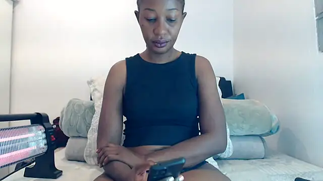 leanna23 online show from June 10, 2026, 1:28 am