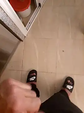 Demillvan online show from September 9, 2025, 3:22 pm