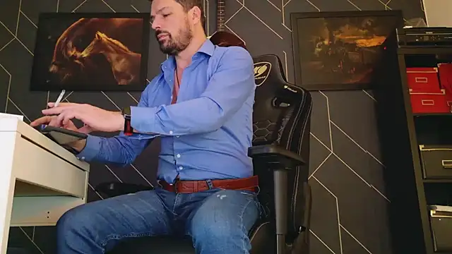 ChrisKox online show from February 12, 2025, 4:01 am