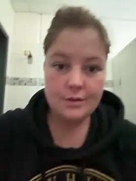 BootyLola online show from September 19, 2025, 8:05 am