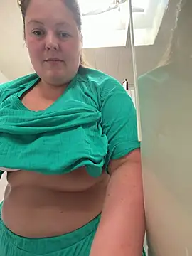 BootyLola online show from June 21, 2026, 9:12 am