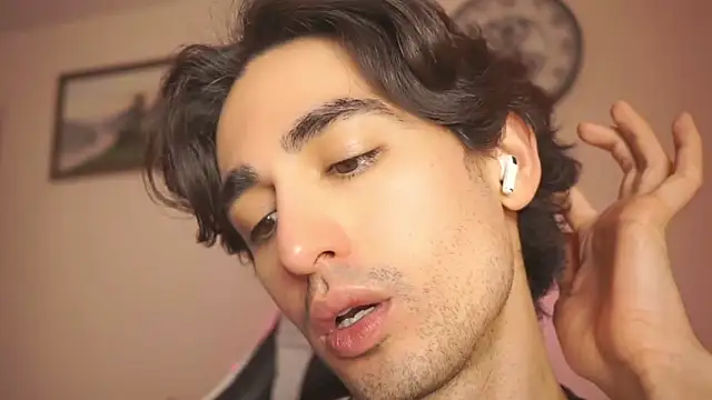 AlanDeNavarre online show from February 19, 2025, 1:08 am