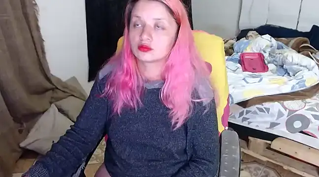 Snapshot of kattydirtylol chatting on December 14, 2024, 12:33 am kattydirtylol online show from December 14, 2024, 12:33 am