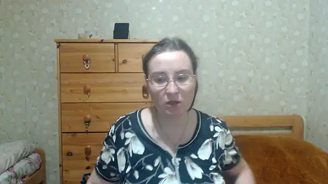 Smart Rose online show from November 18, 2025, 4:44 pm