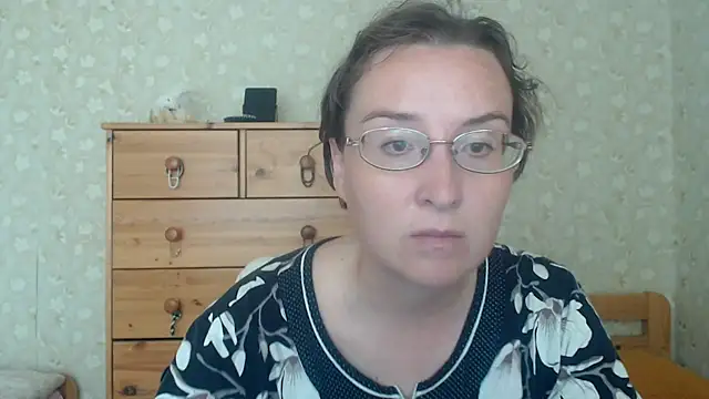 Snapshot of Smart_Rose chatting on June 18, 2026, 8:25 am Smart Rose online show from June 18, 2026, 8:25 am