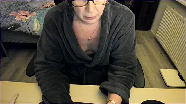 Snapshot of minoesje37 chatting on December 19, 2024, 8:34 pm minoesje37 online show from December 19, 2024, 8:34 pm