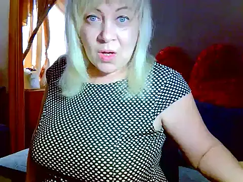 AgoniA7 online show from April 2, 2026, 1:42 pm