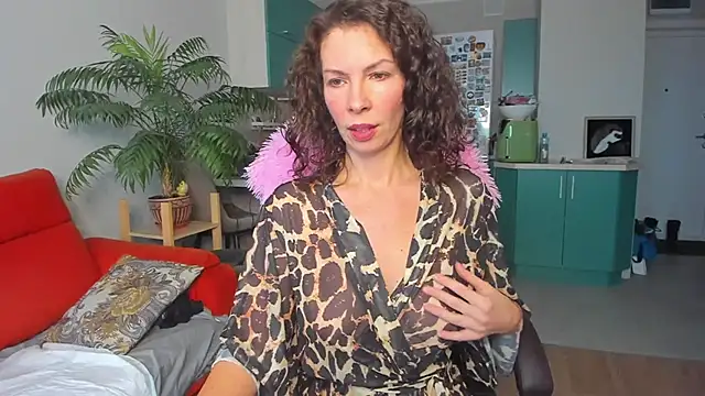 Snapshot of ChristinaGlory chatting on February 13, 2025, 6:20 am ChristinaGlory online show from February 13, 2025, 6:20 am
