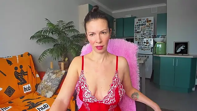 Snapshot of ChristinaGlory chatting on March 7, 2025, 6:46 am ChristinaGlory online show from March 7, 2025, 6:46 am