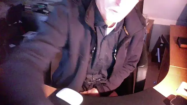 Snapshot of outlaw200 chatting on December 11, 2024, 8:04 am outlaw200 online show from December 11, 2024, 8:04 am