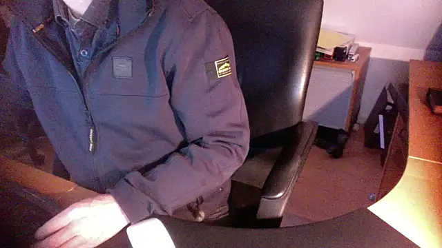 Snapshot of outlaw200 chatting on December 12, 2024, 8:36 am outlaw200 online show from December 12, 2024, 8:36 am