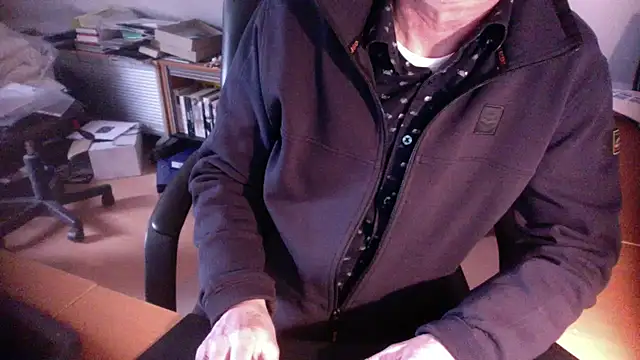 Snapshot of outlaw200 chatting on January 8, 2025, 3:07 pm outlaw200 online show from January 8, 2025, 3:07 pm