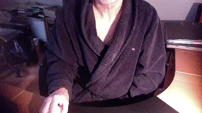 Snapshot of outlaw200 chatting on January 16, 2025, 8:11 am outlaw200 online show from January 16, 2025, 8:11 am