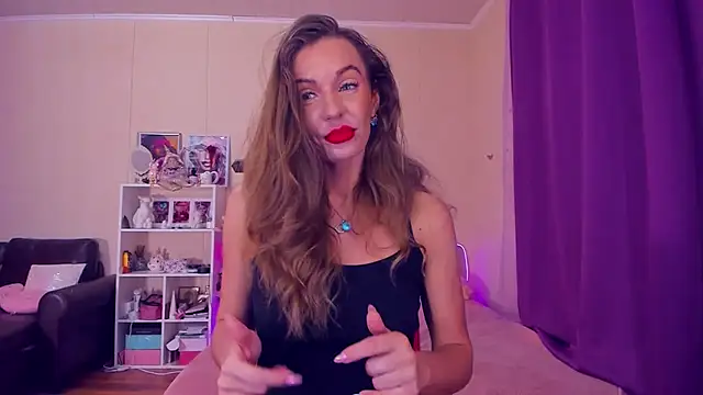 EmmaAbramson online show from March 18, 2025, 1:42 pm