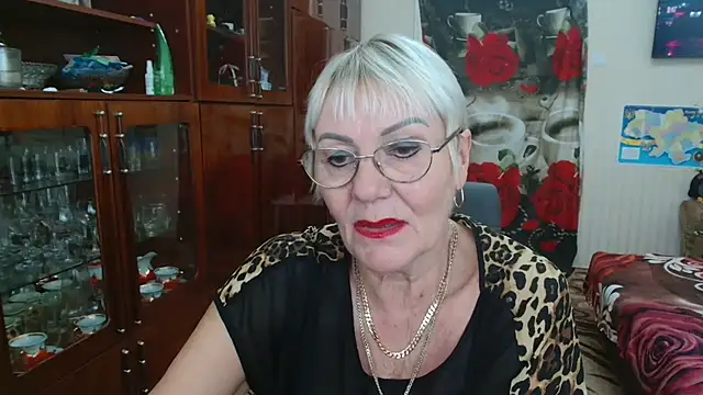 JenaCheim online show from November 11, 2025, 8:25 am