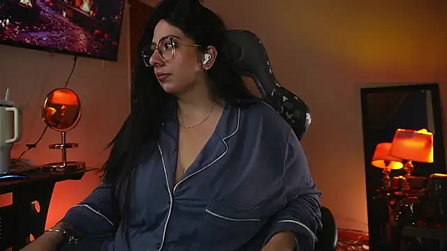 coraline latin online show from October 12, 2025, 4:17 pm