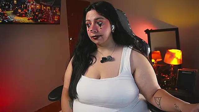 coraline latin online show from October 31, 2025, 11:28 pm