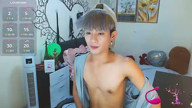 WildestTwink online show from September 8, 2025, 4:17 pm