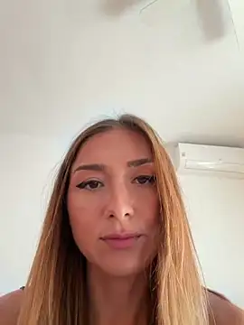 Snapshot of StracciaStella- chatting on June 4, 2026, 4:46 pm StracciaStella- online show from June 4, 2026, 4:46 pm