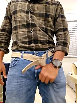 shakir12340 online show from September 8, 2025, 5:01 pm